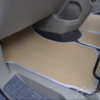Автомобильные коврики EVA на Toyota Noah-Voxy II пр.руль (2007-2015) 2 ряд - с проходом